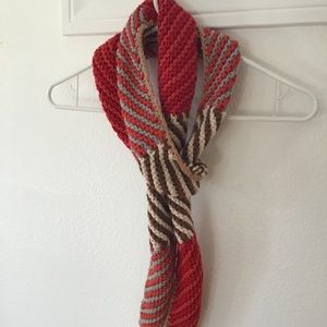 GAP knitted scarf. great autumn colors.